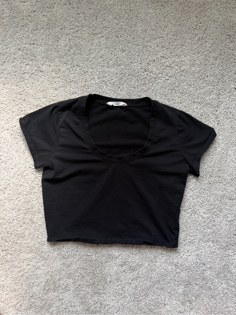 Women's Black Scoop Neck Crop Top